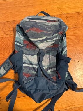 REI Flash 22 Blue and Teal Wave-Pattern Hiking Daypack